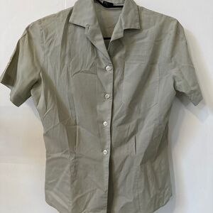 Short Sleeve Button-Up Shirt in Light green ship to shore vintage